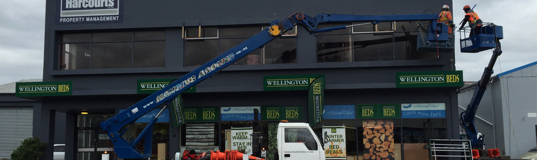 sign-installation-cherry-picker